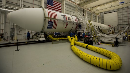 الصاروخ خلال عملية إمداده بالوقود وقد إنفجر بعد 20 ثانية من إطلاقه