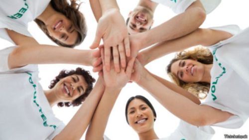 العمل التطوعي لخدمة المجتمع يكون مفيدا حيث تقدره معظم الشركات الكبري عند اختيار الموظفين الجدد