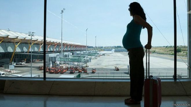 تغيير ضغط الهواء وقلة الرطوبة على متن الطائرة ليس لها تأثير ضار على الحوامل على متن الطائرة 