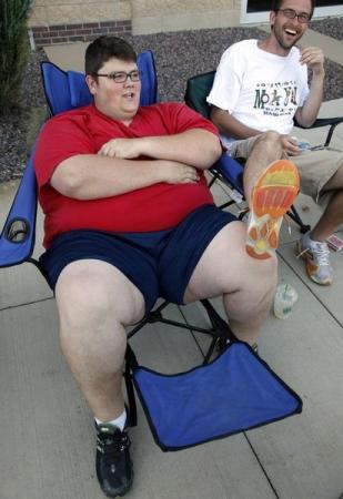 رجل يعاني من السمنة في أمريكا