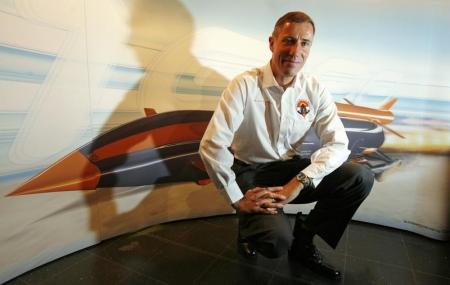 آندي جرين صاحب الرقم القياسي الحالي في سرعة السيارات