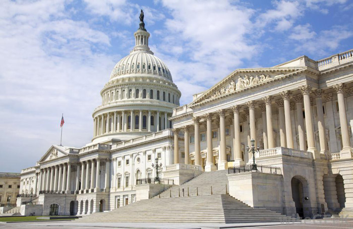 المعركة محتدمه في الولايات المتحدة بين الأمن القومي والحريات