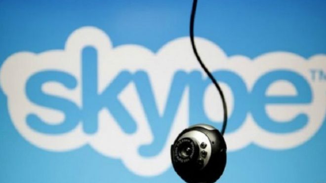 يقول خبراء إن التجنيد المباشر في تنظيم داعش كثيرا ما يتم عبر سكايب 