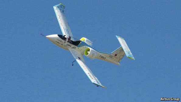 شركة أير باص تصنع أول طائرة تجارية في العالم تعمل بالبطاريات فقط دون قطرة وقود واحدة