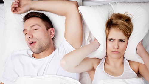 تنهض من النوم متعبا بسبب الشخير كما أنه يزعج من حولك