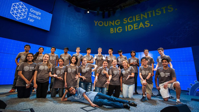 أحمد من المتنافسون في الدور النهائي لمسابقة جوجل في العلوم