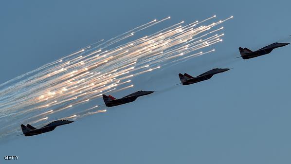 طائرات ميج 29 خلال عرض جوي في معرض موسكو 2015 للطيران