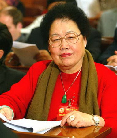 المركز الثاني تحتله الصينية Chen Lihua (74عاما) بثروة تصل الي 7.7 مليار دولار