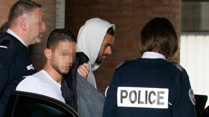 نجم ريال مدريد المهاجم كريم بنزيما بعد اعتقاله