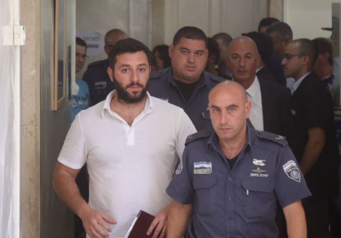 الهاكر الإسرائيلي جيري شالون بعد إلقاء القبض عليه