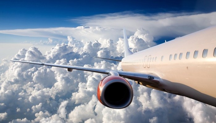 كل شيء له وظيفة في الطائرات حتي ثقوب النوافذ