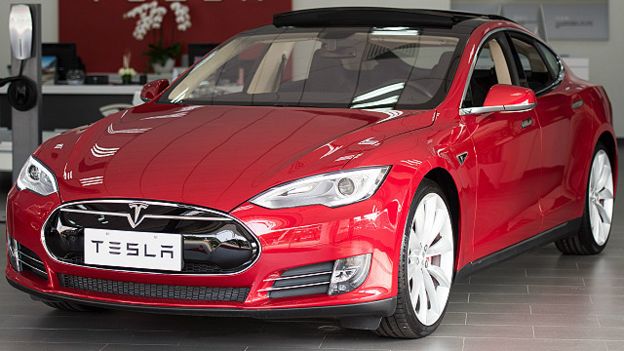 برزت موديل إس كمنافس قوي في مجال السيارات الكهربائية 