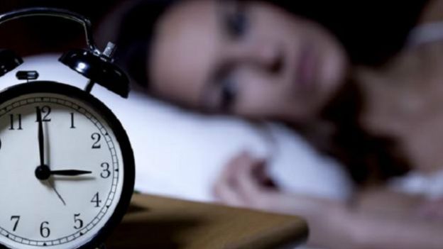 علاقة الشاي والقهوة بالأرق