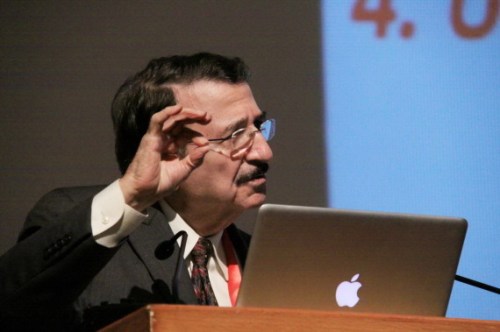 د. مصطفي السيد - علاج السرطان بالذهب