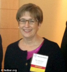 القاضية الأمريكية شيري بيم التي تتولي القضية