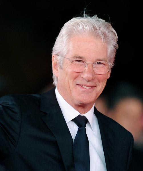 بياض الشعر ليس بسبب الوراثة فقط