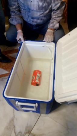 أحد الصندوقين الأسودين لطائرة الركاب المصرية المنكوبة في صورة غير مؤرخة نشرتها وزارة الطيران المدني المصرية يوم 17 يونيو 2016