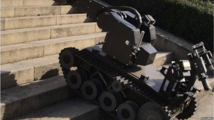 الروبوت تيودور 