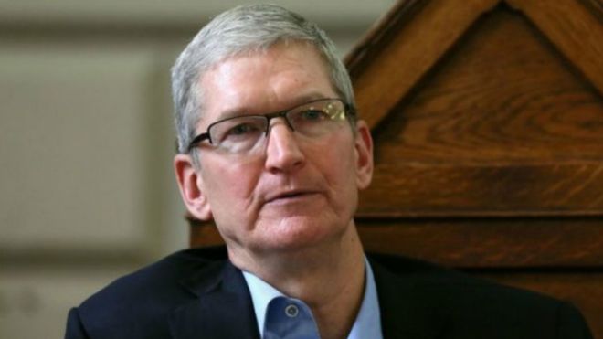 تيم كوك رئيس شركة أبل رفض الضرائب التي فرضتها المفوضية الأوروبية ووصفها بأنها "تثير الغضب البالغ"