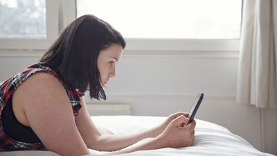 العلاقات الافتراضية قد تترك آثارا نفسية 