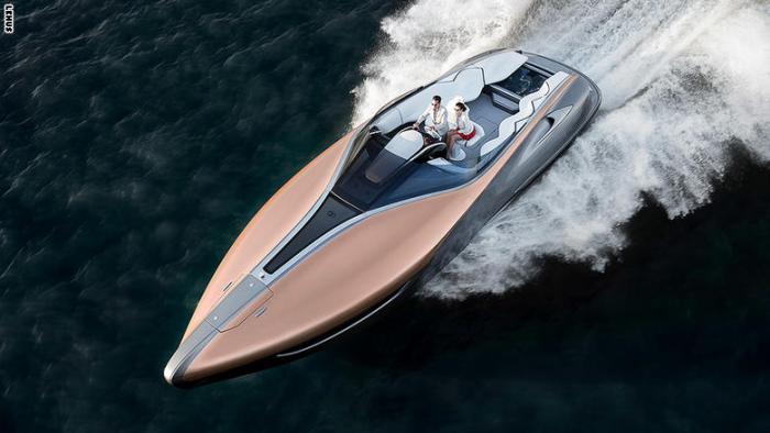 هذا اليخت الرائع من شركة ليكزيس التي تنتج السيارات الرائعة