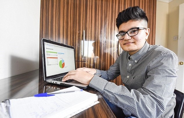 الطالب الإجليزي العبقري محمد علي صمم موقعا لمقارنة اسعار الأسهم المالية