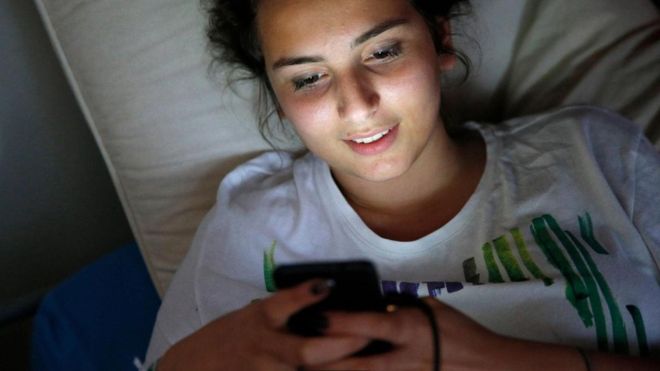 Social-media-kids-01