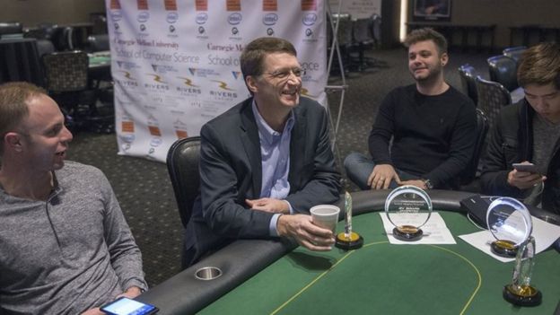 شركة ترويج للتقنيات المتسخدمة في الألعاب يديرها ساندولم (وسط) تعاقدت مع الجيش الأمريكي العام الماضي