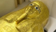 تابوت الكاهن المصري المرموق نجم عنخ خلال مؤتمر صحفي لإعلان إعادته لمصر في نيويورك يوم الأربعاء 25 سبتمبر 2019