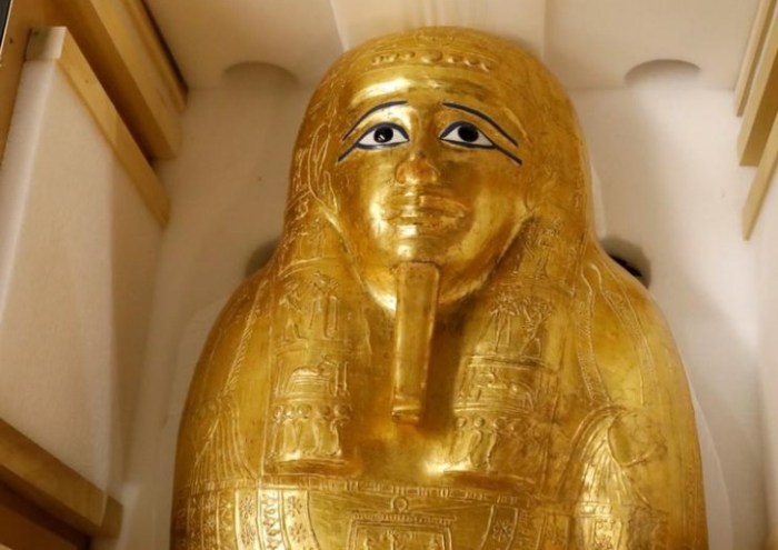 تابوت الكاهن المصري المرموق نجم عنخ خلال مؤتمر صحفي لإعلان إعادته لمصر في نيويورك يوم الأربعاء 25 سبتمبر 2019