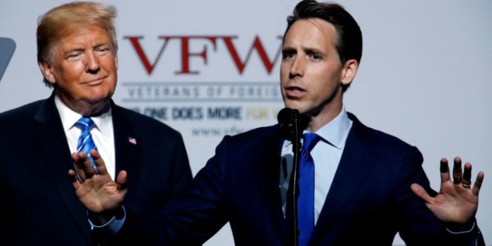 السناتور الجمهوري عن ولاية ميسوري جوش هاولي