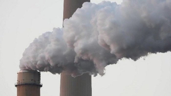 التلوث الناتج علي الغازات الصناعية له آثار مدمرة علي البيئة