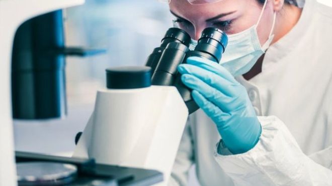 استخدم العلماء خوارزمية ذكاء اصطناعي قوية لتحليل أكثر من 100 مليون مركبا كيميائيا خلال أيام