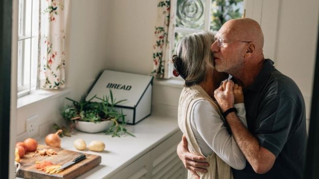 هل يمكن حقاً للحب أن يبقى معنا طوال حياتنا؟