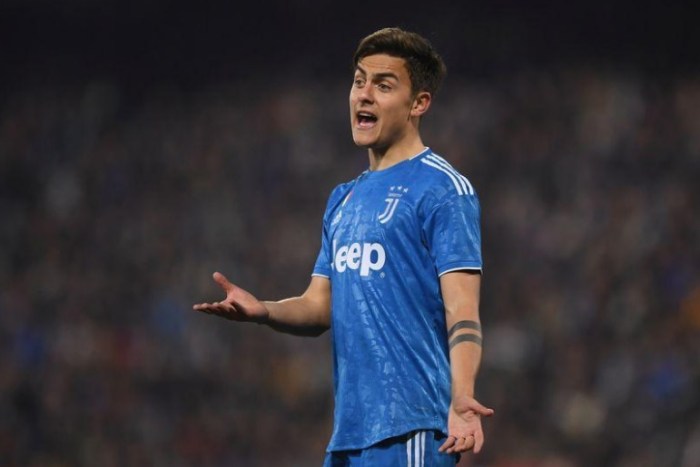  ديبالا مهاجم يوفنتوس الإيطالي خلال مباراة في فيرارا يوم 22 فبراير