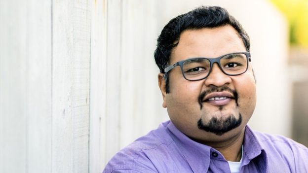 أعرب أجراوال عن أسفه لما حدث من أضرار بهواتف من استخدموا الصورة التي التقطها لمنظر طبيعي