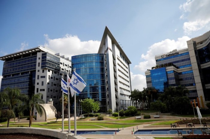 مجمع تجاري يضم شركات تكنولوجيا متقدمة، في بتاح تكفا، إسرائيل، 27 أغسطس 2020