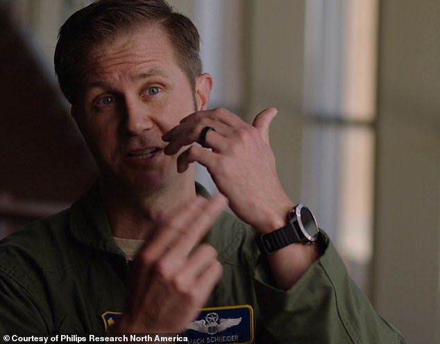 يختبر الجيش الأمريكي نظام ساعة ذكية وخاتم قادر على اكتشاف المرض قبل يومين من ظهور الأعراض على مرتديها