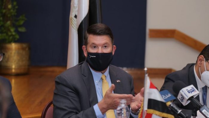 قال كيث كراك، وكيل وزارة الخارجية الأمريكية للنمو الاقتصادي والطاقة والبيئة، إن مصر شريك قوى للولايات المتحدة وتربطهما علاقات وثيقة اقتصاديا واستراتيجيا.