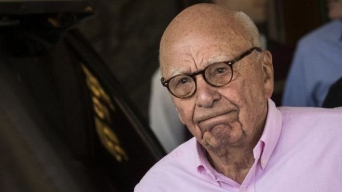 رجل الأعمال روبرت ميردوخ يمتلك "نيوز كورب أستراليا" التي تسيطر على 70٪ من توزيع الصحف المحلية في استراليا