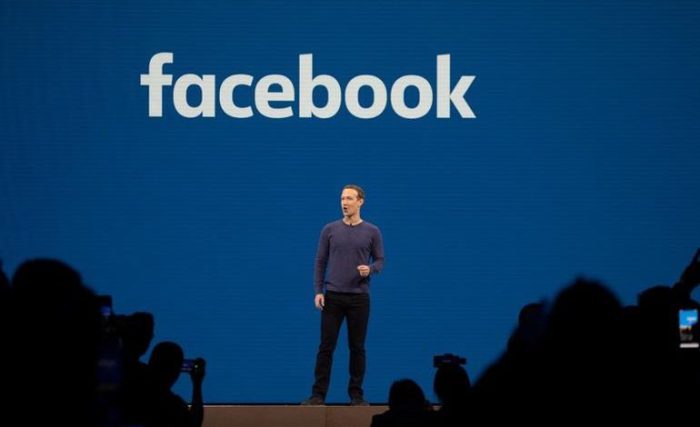 هددت شركة فيسبوك بأنها ستحد من أخبار الصحف الأسترالية إذا أضطرت الي دفع مقابل مادي