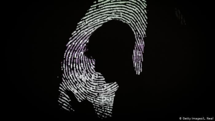 في الدول الاستبدادية يمكن لمثل هذه المعلومات أن تشكل خطرا كبيرا على المستخدمين