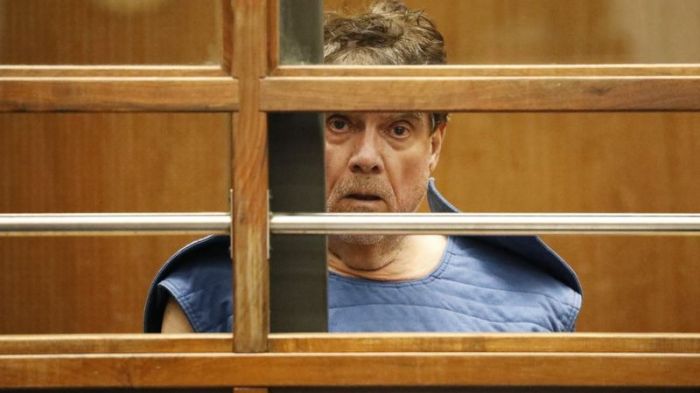 جورج تيندال في انتظار المحاكمة