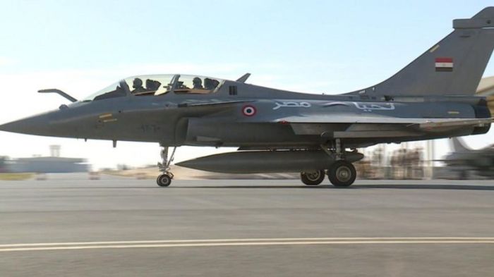 أحدي طائرات القوات الجوية المصرية من طراز رافال الفرنسية