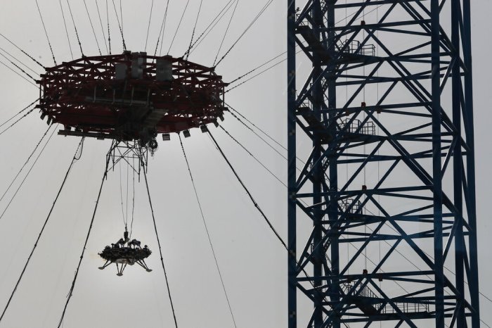 اختبار نموذج أولي لمركبة هبوط في Huailai ، الصين ، في عام 2019.