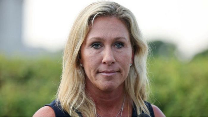 مارجوري تيلور غرين منتقدة مفوهة للقاحات واستخدام الكمامة.