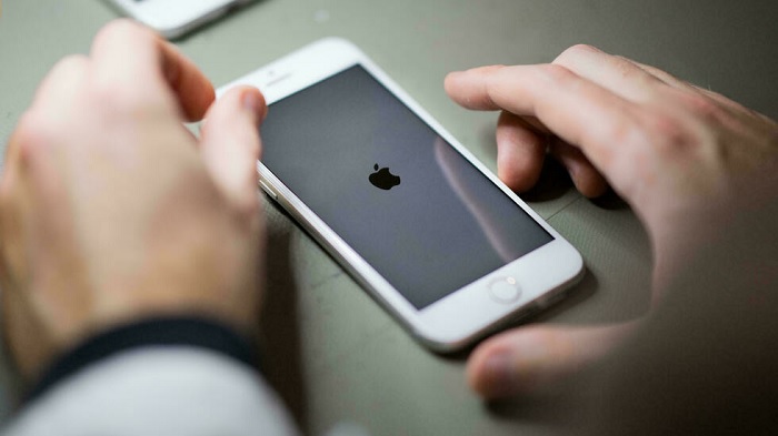 ستسمح التكنولوجيا الجديدة لأنظمة تشغيل iPhone بمطابقة الصور المسيئة بقاعدة بيانات صور الاعتداء الجنسي على الأطفال