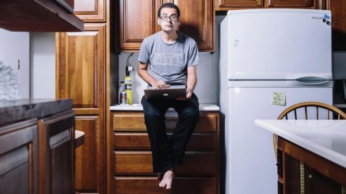 طور جوشوا براودر التطبيق لحل مشكلته الخاصة في البداية