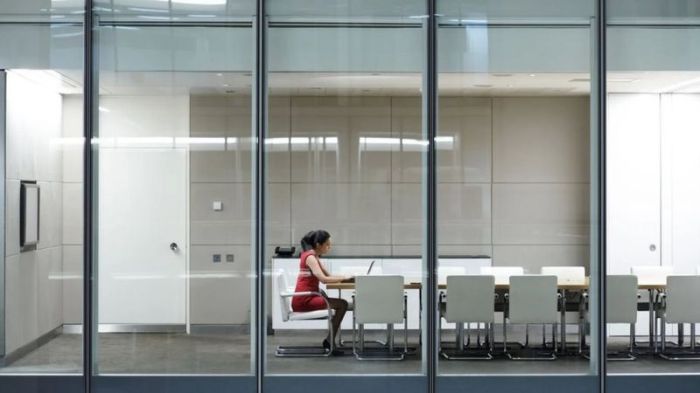 القيام بعمل جاد لا يكفي وحده لأن يلاحظك المشرفون والمديرون