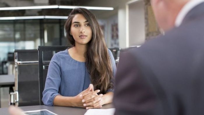 السباق للحصول علي وظيفة يتطلب اجتياز العديد من المقابلات بنجاح